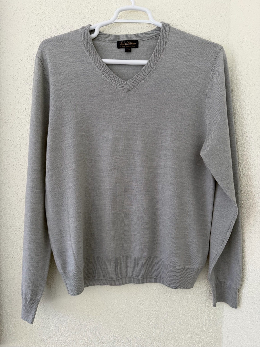 Brooks Brothers Saxon Reserve Wool V-neck light grey sweater Size L Like New